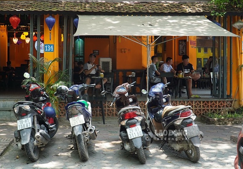 Một quán cà phê ở Hà Nội. Ảnh: Trần Vương