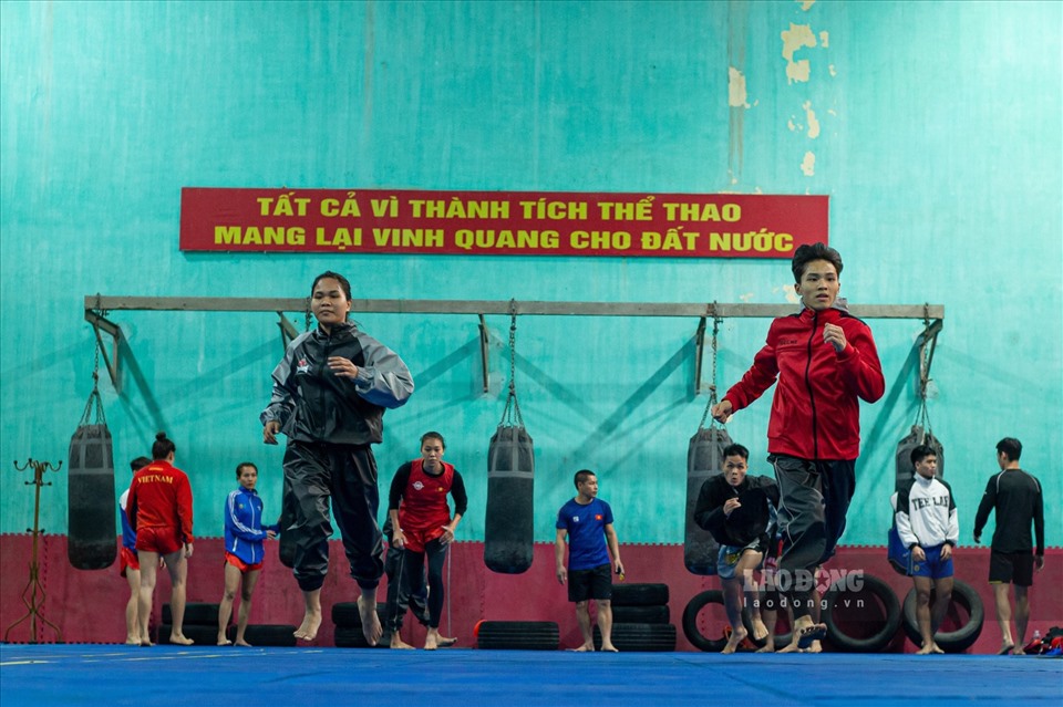 Đội tuyển Kun Bokator Việt Nam có 3 huấn luyện viên và 15 vận động viên. Ảnh: Minh Quân