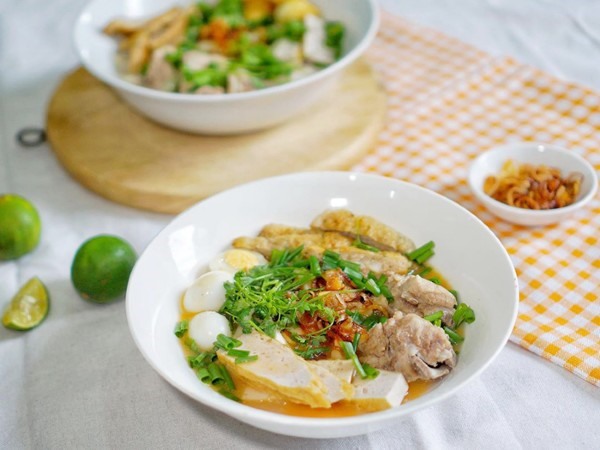 Tô cháo canh thơm ngon hấp dẫn khiến du khách không thể chối từ. Ảnh: @eatenby.ada