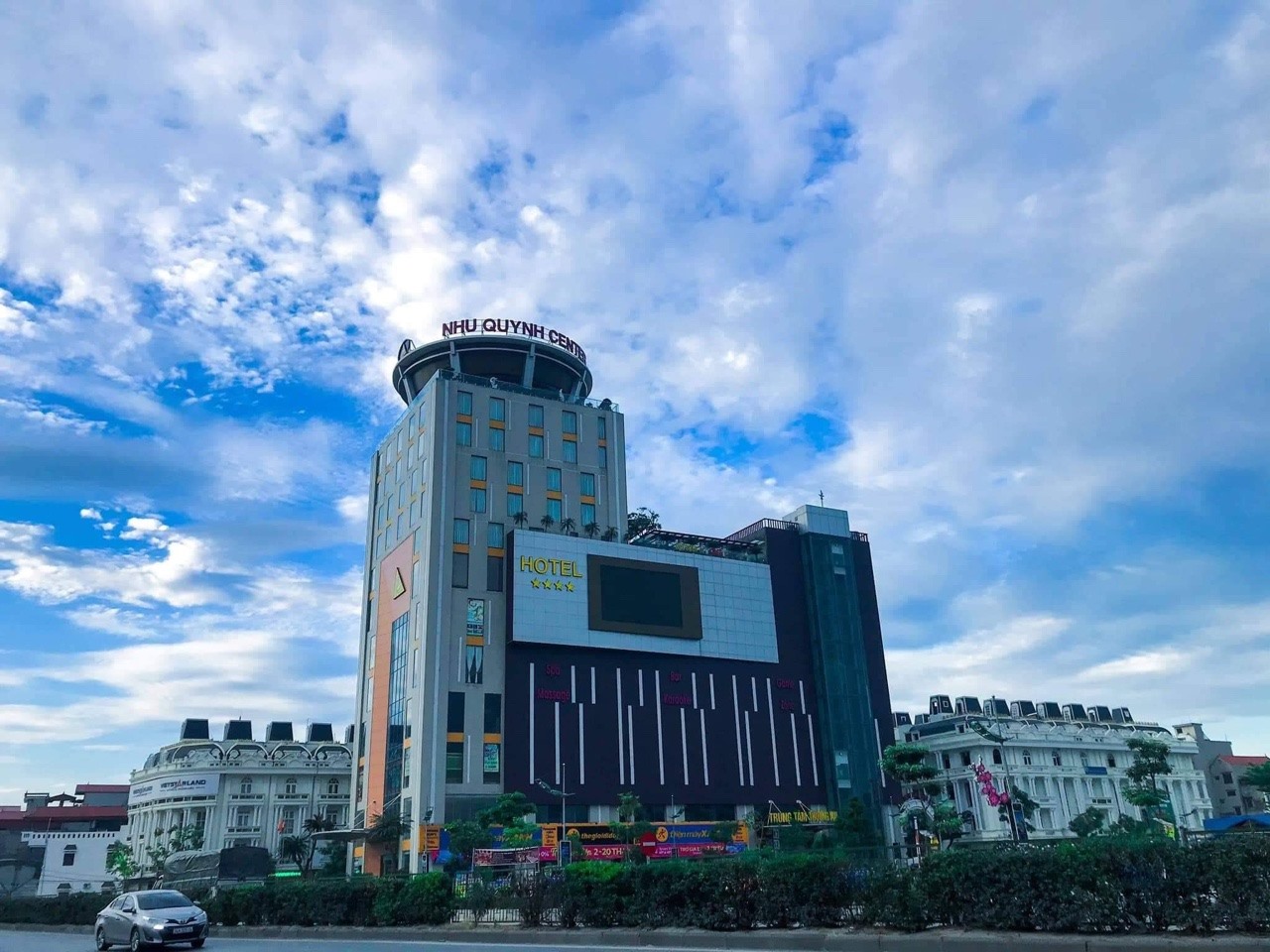 Khách sạn nằm ở vị trí thuận tiện giao thông. Ảnh: Nhu Quynh center