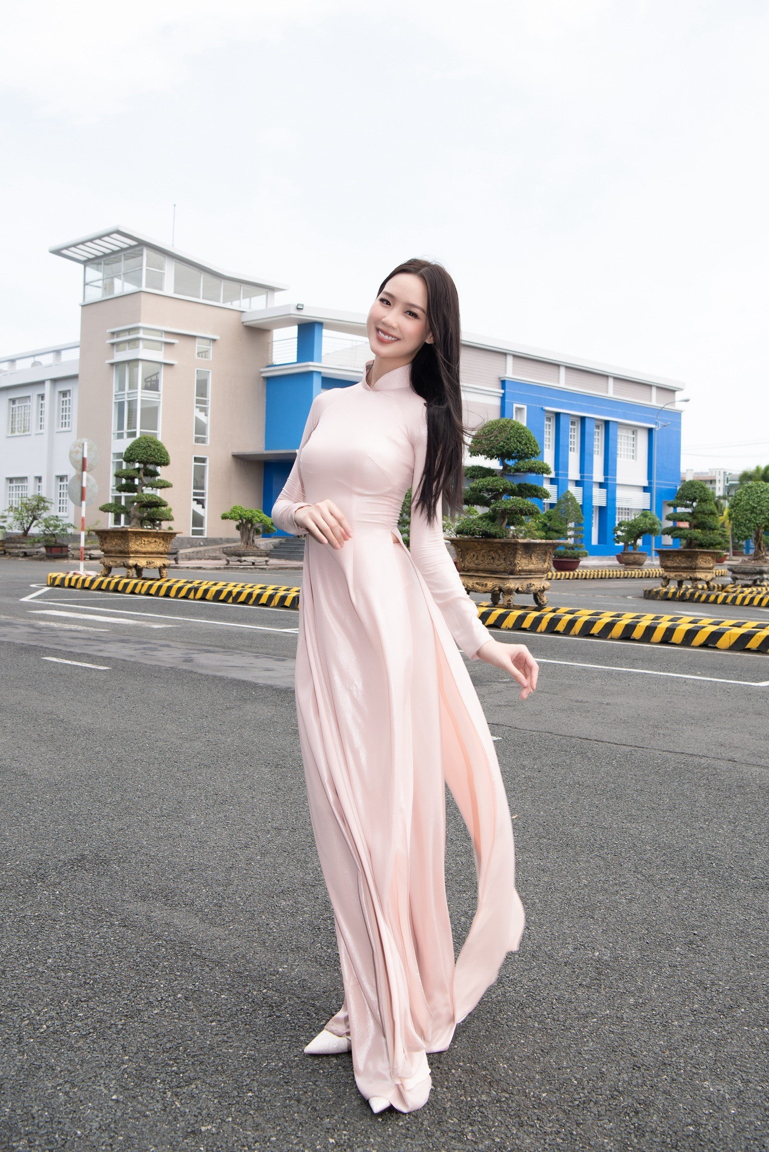 Miss Intercontinental Bảo Ngọc có chuyến công tác tại Cà Mau.