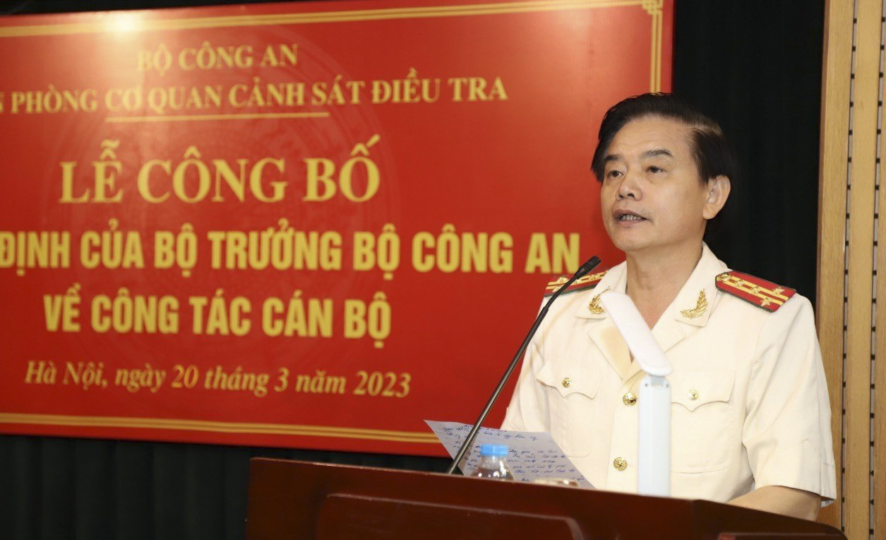 Đại tá Trần Văn Toản phát biểu nhận nhiệm vụ mới. Ảnh: Công an