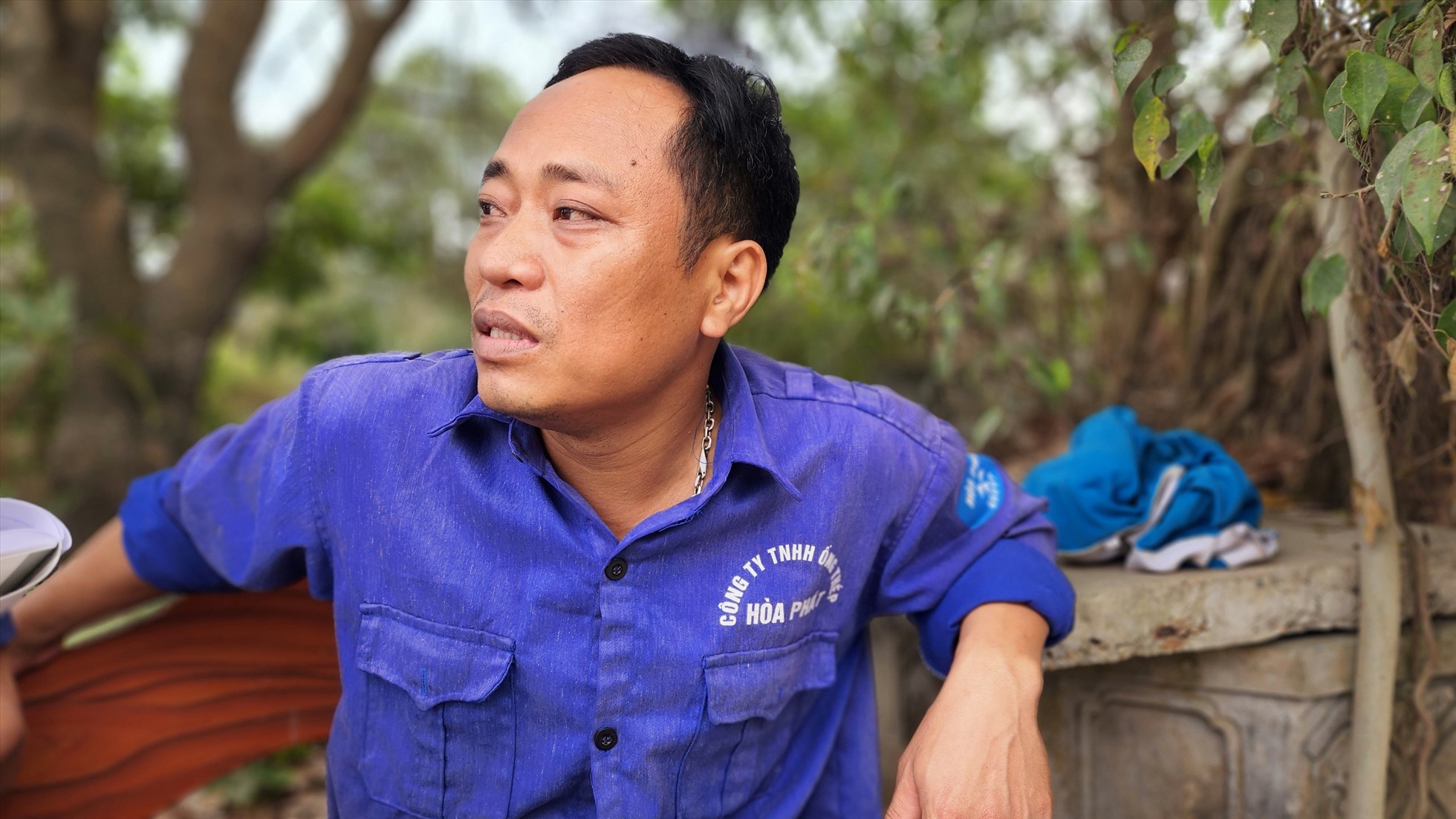 Anh Bùi Ngọc Khanh chia sẻ về những khó khăn trong việc chăn nuôi lợn. Ảnh: Văn Việt