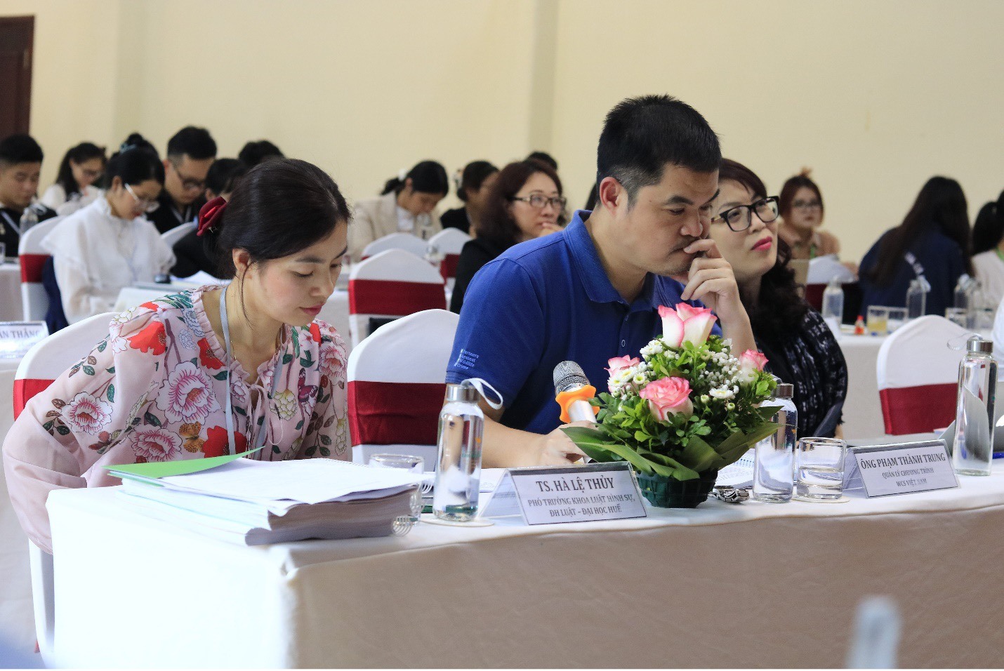 Vòng chung kết của cuộc thi diễn ra tại Thung Nham – Ninh Bình thông qua hình thức Hội thảo khoa học sinh viên trong 2 ngày. 6 đội thi có đề tài xuất sắc nhất sẽ trình bày và trả lời phản biện từ ban giám khảo. Ảnh: Ban tổ chức