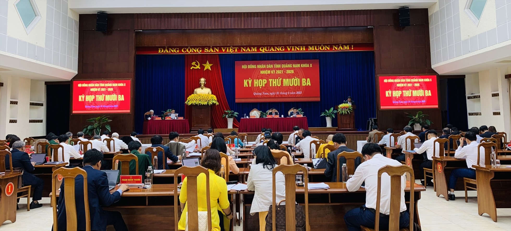 Quang cảnh phiên khai mạc kỳ họp 13, HĐND tỉnh Quảng Nam khóa X. Ảnh Hoàng Bin