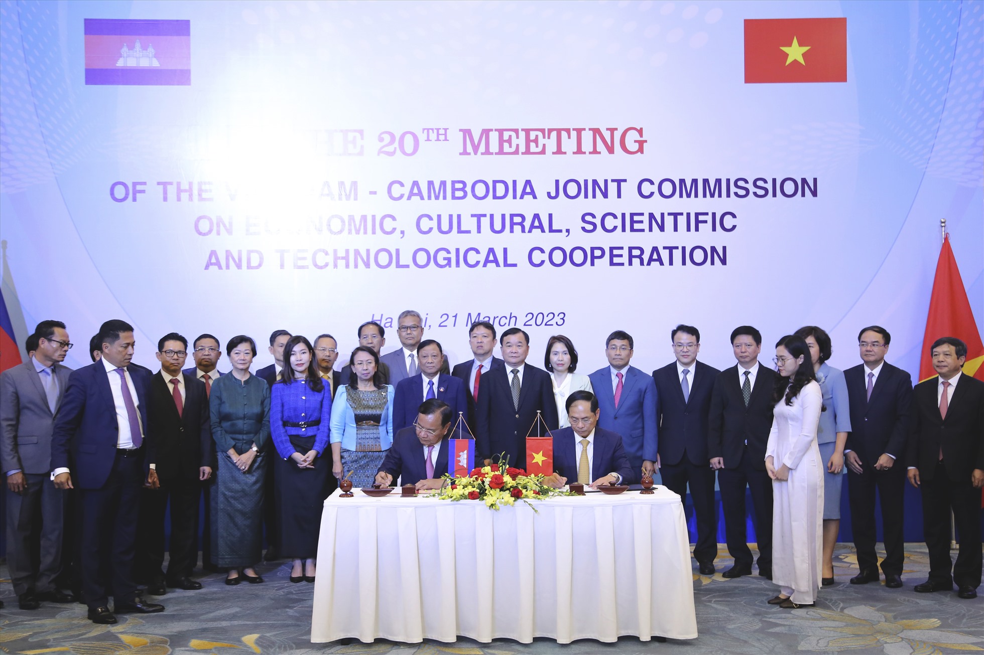 Kỳ họp lần thứ 20 Ủy ban Hỗn hợp Việt Nam - Campuchia về hợp tác Kinh tế, Văn hóa, Khoa học và Kỹ thuật diễn ra tại Hà Nội ngày 21.3. Ảnh: Bộ Ngoại giao