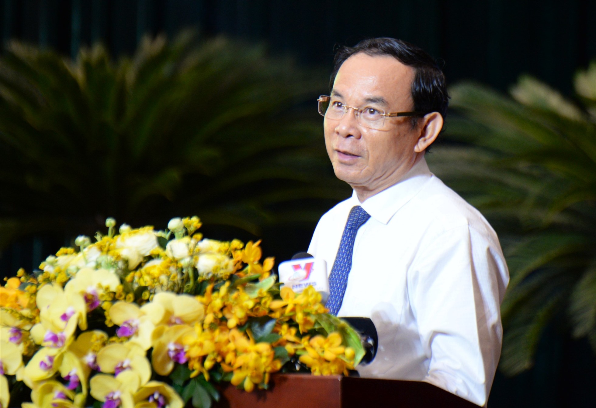 Bí thư Thành ủy TP Hồ Chí Minh Nguyễn Văn Nến phát biểu tại hội nghị. Ảnh: Minh Quân