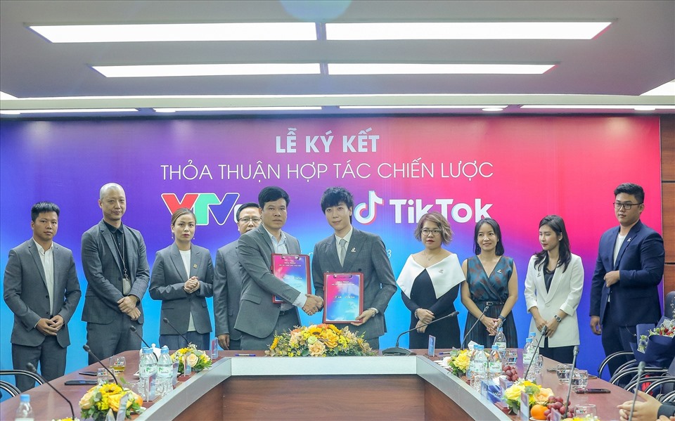 Ký kết hợp tác giữa VTVcab và TikTok. Ảnh: Ban tổ chức