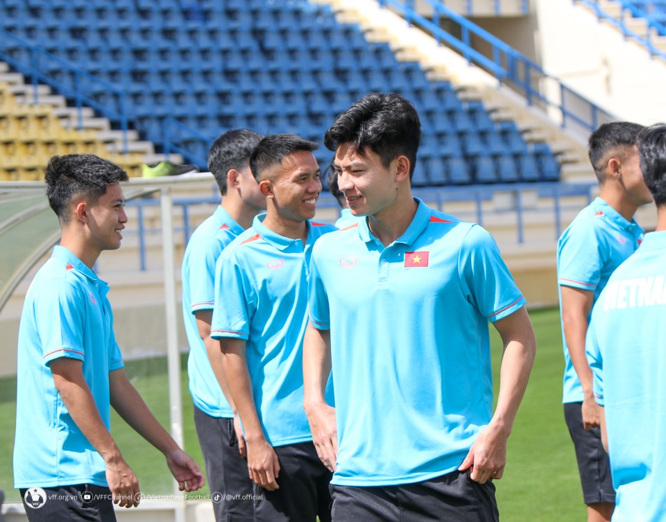 U23 Việt Nam thăm quan sân vận động Al-Gharafa trước trận ra quân tại giải quốc tế U23 Cup. Ảnh: VFF