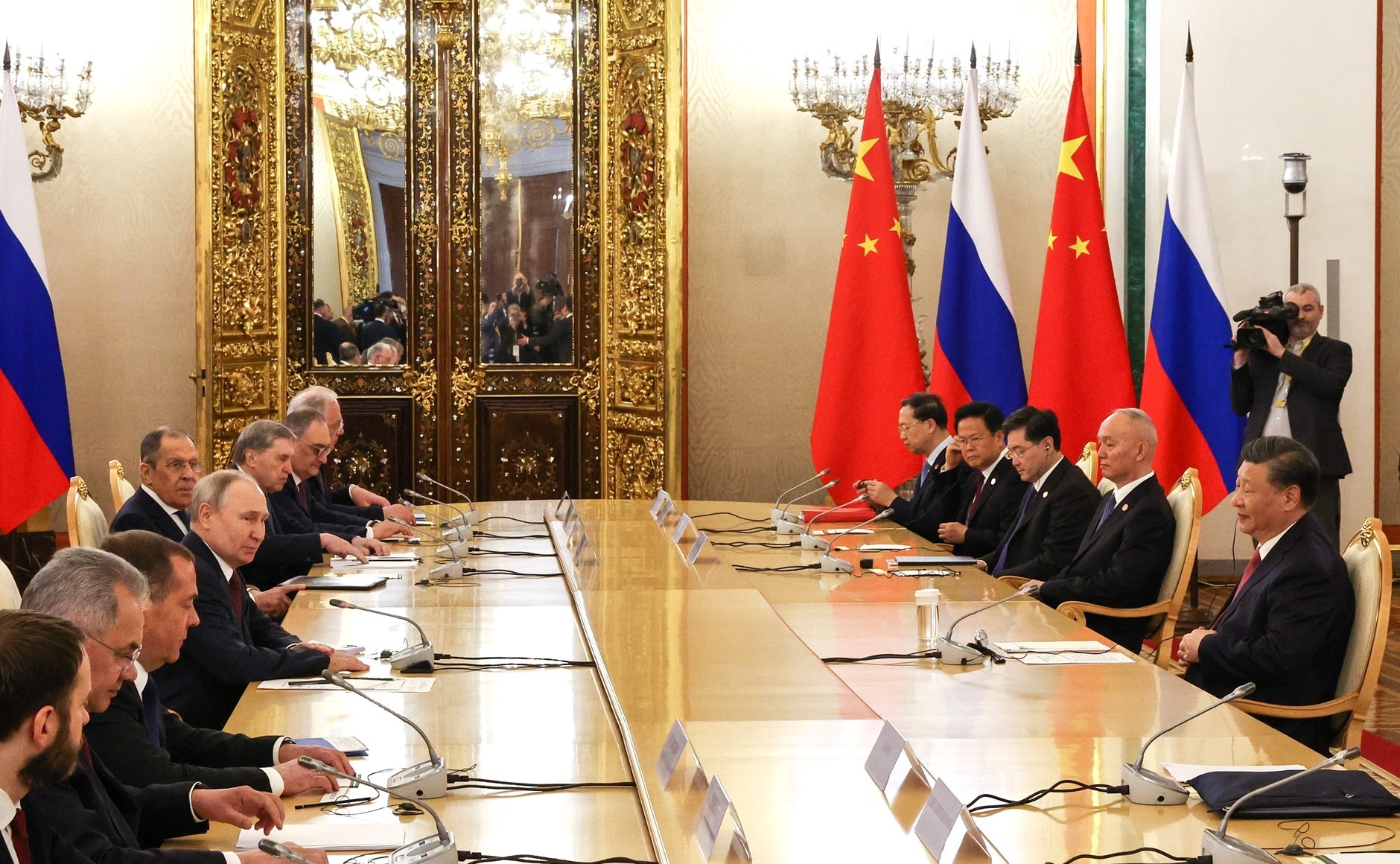 Quang cảnh hội đàm giữa phái đoàn Nga và Trung Quốc ngày 22.3.2023. Ảnh: Kremlin