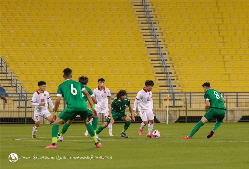 U23 Việt Nam sẽ thay đổi hướng đến trận gặp U23 UAE ở lượt trận tiếp theo. Ảnh: VFF