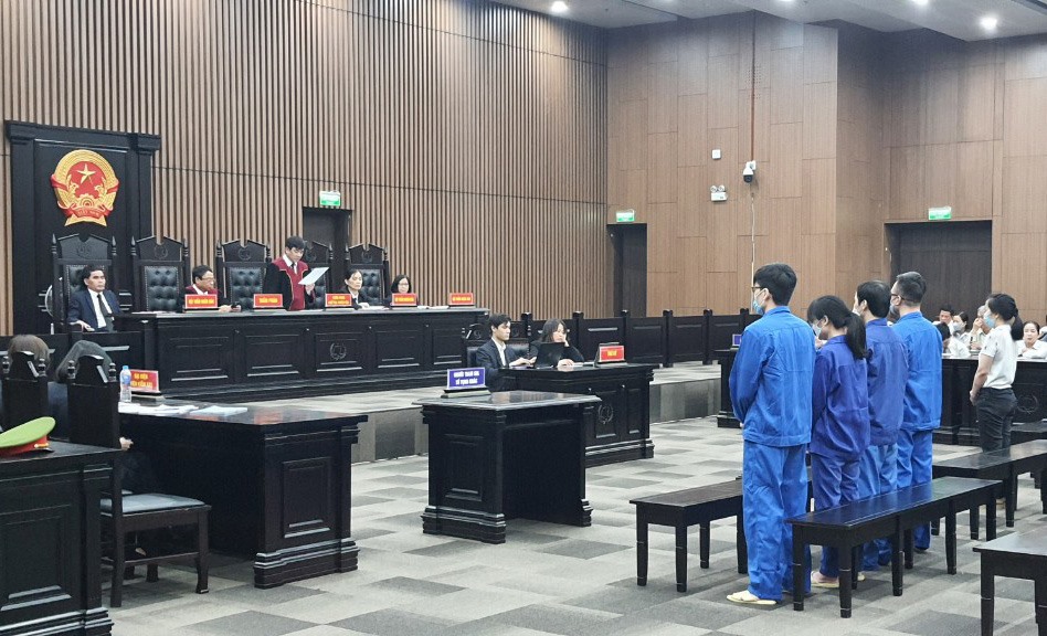 Buổi công bố bản án với 26 bị cáo trong vụ án Nguyễn Thị Hà Thành lừa đảo, chiếm đoạt hơn 433 tỉ đồng. Ảnh: Việt Dũng