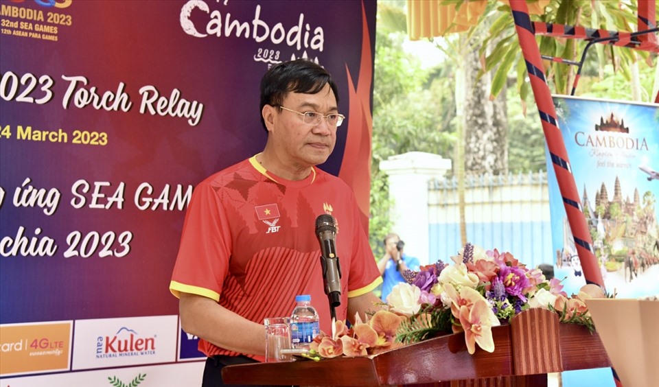 Ông Đặng Hà Việt phát biểu tại lễ rước đuốc SEA Games 32. Ảnh: Bùi Lượng