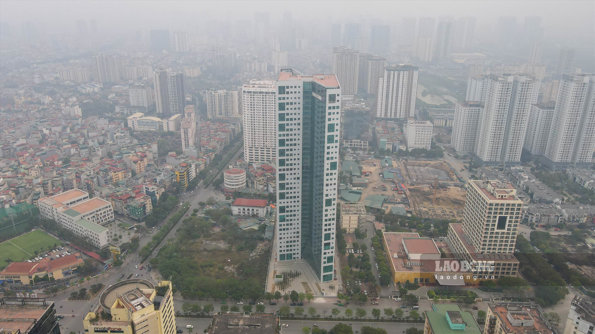Dự án trụ sở Vinacomin tại ngã tư đường Dương Đình Nghệ - Trung Kính (Cầu Giấy, Hà Nội) được phê duyệt năm 2012 với tổng mức đầu tư 3.771 tỉ đồng. Ảnh: Phan Anh