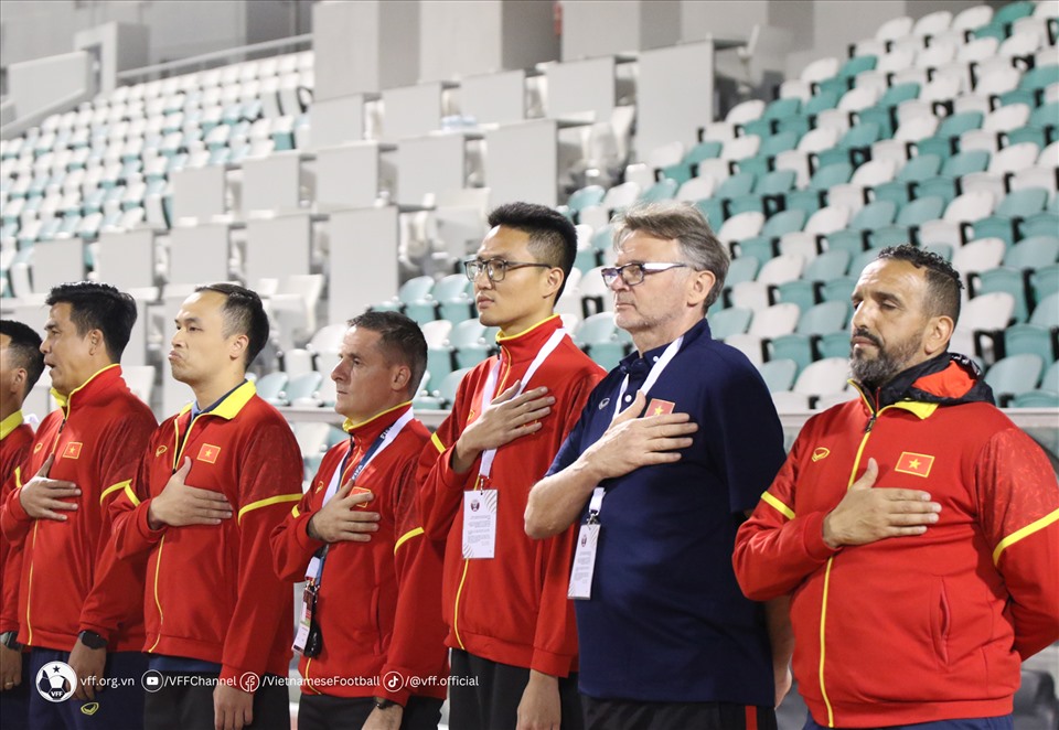 Huấn luyện viên Troussier cùng ekip của mình chưa có những điều chỉnh kịp thời với U23 Việt Nam?. Ảnh: VFF