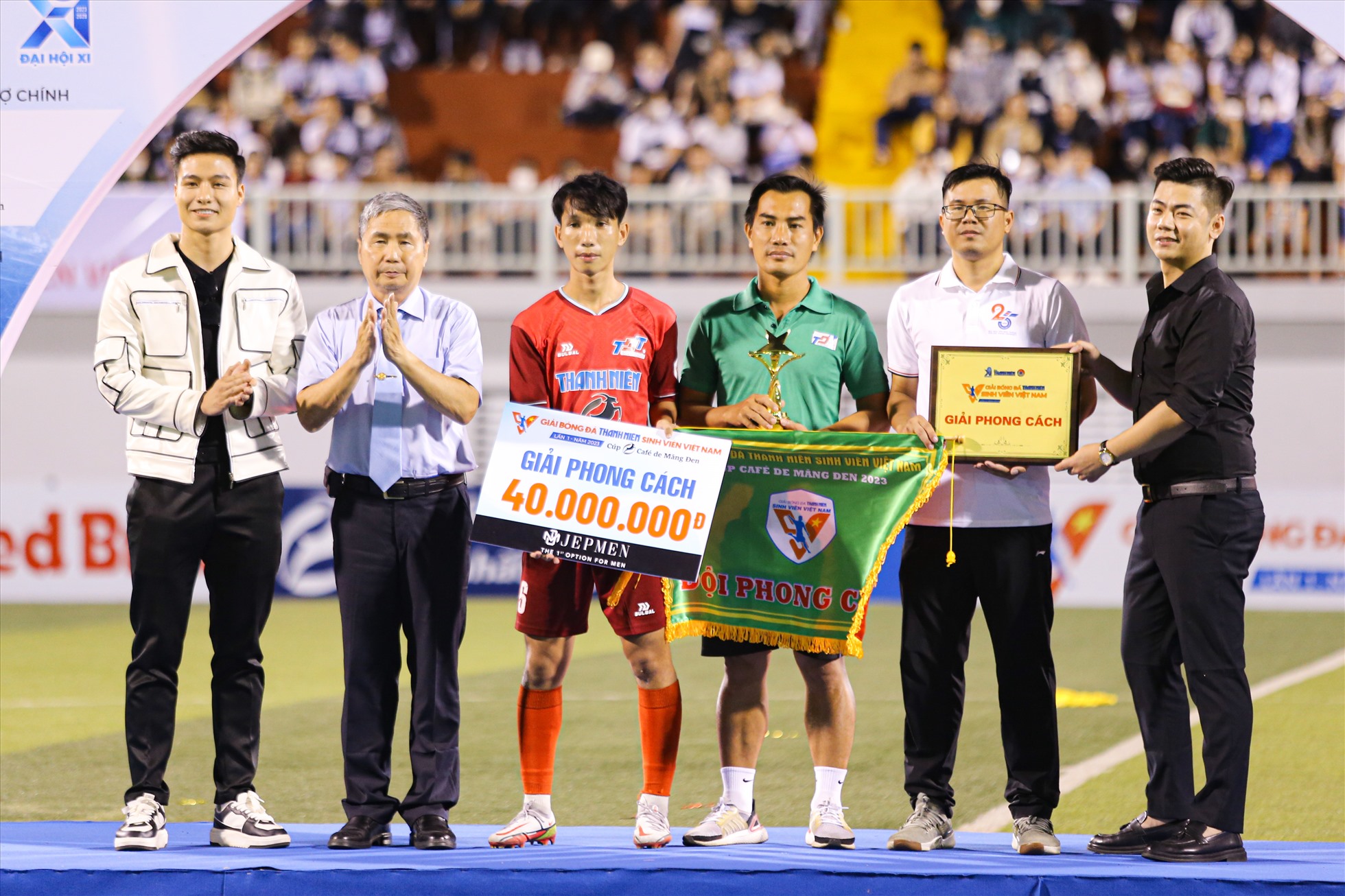 Giải bóng đá Thanh Niên Sinh viên Việt Nam 2023 chính thức khép lại với những trận đấu sôi động và khán đài cuồng nhiệt. Giải đấu này cũng là tiền đề giúp sinh viên trên cả nước có thể hiện thực hóa ước mơ theo đuổi sự nghiệp cầu thủ chuyên nghiệp.