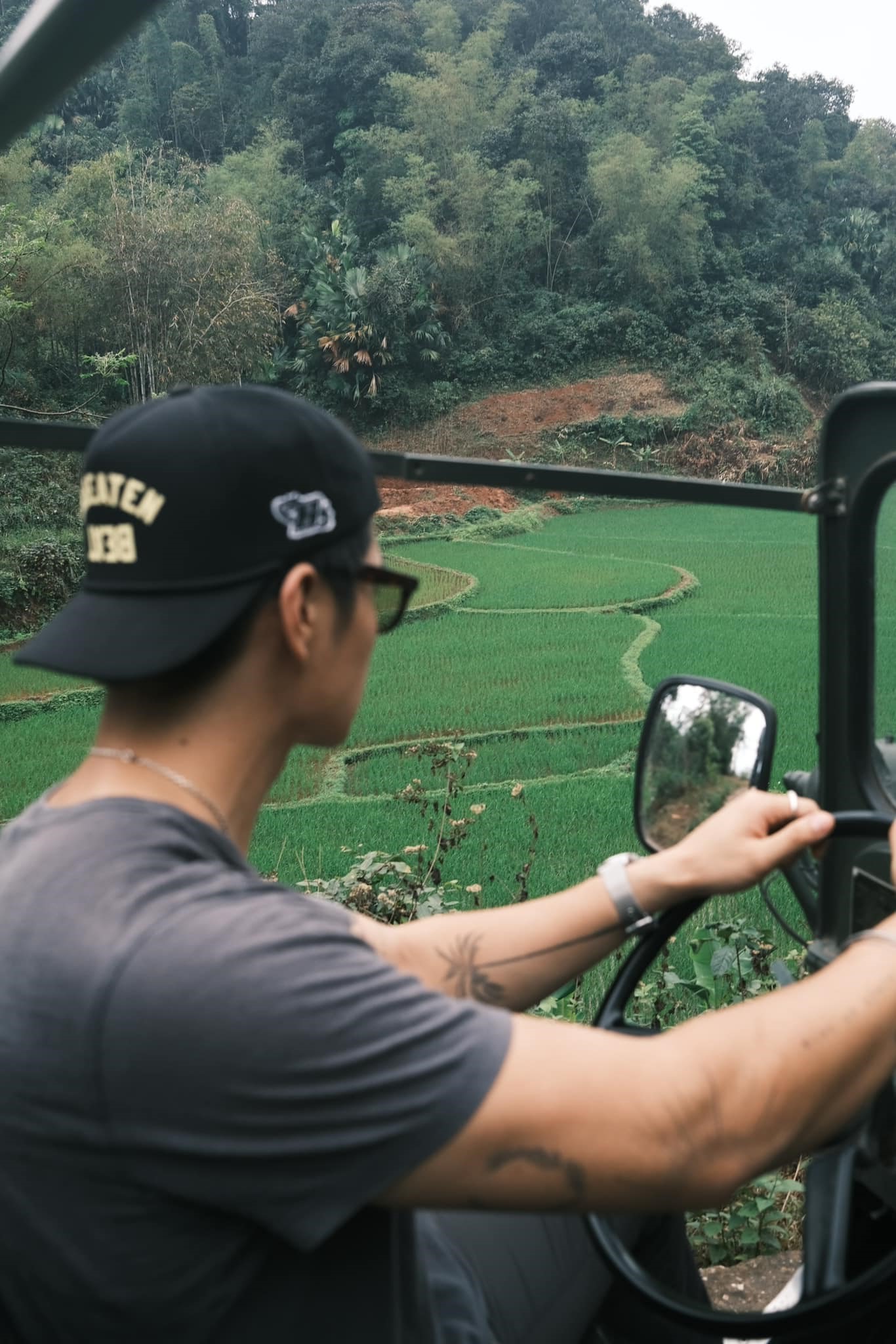 Cụ thể, tháng 3 năm nay, vợ chồng son Ngô Thanh Vân - Huy Trần đã có chuyến khám phá vùng đất miền núi Mai Châu với những trải nghiệm độc đáo.