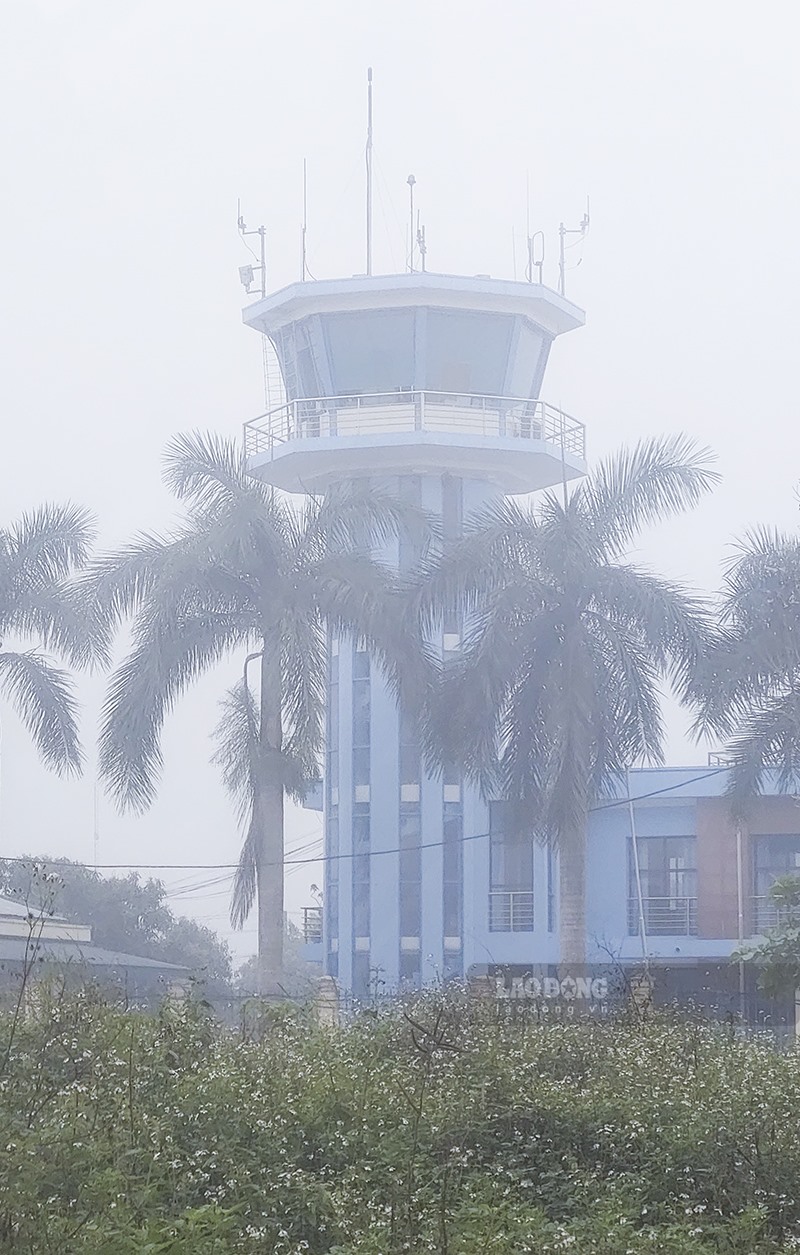 Hiện tượng mù khô cũng chính là nguyên nhân khiến 18 chuyến bay đi/đến Sân bay Điện Biên phải hủy trong 3 ngày (24-25-26.3) vừa qua.