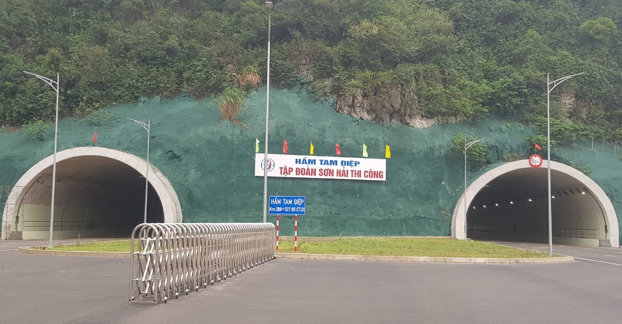 Hầm Tam Điệp nằm trên tuyến cao tốc Mai Sơn-QL45, nối Ninh Bình - Thanh Hóa đã được hoàn thiện. Ảnh: Diệu Anh