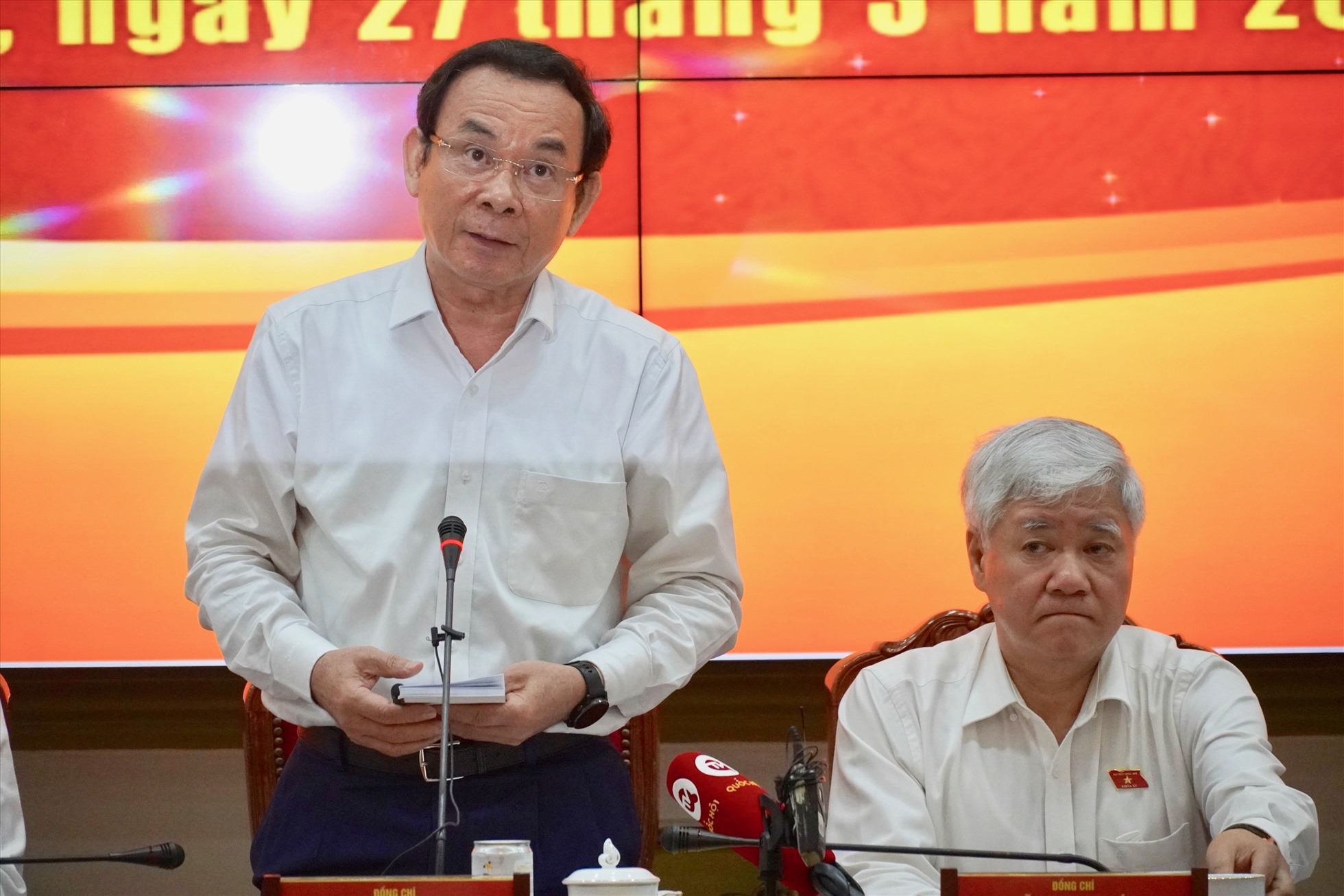 Bí thư Thành uỷ Nguyễn Văn Nên phát biểu tại cuộc họp. Ảnh: Tuệ Nhi