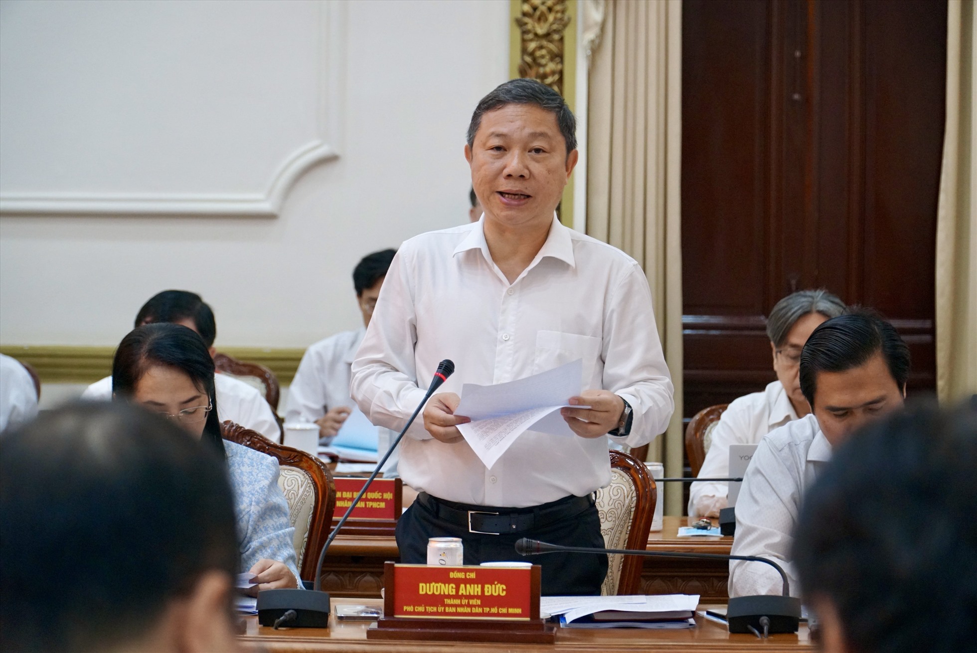 Phó Chủ tịch UBND TP Hồ Chí Minh Dương Anh Đức báo cáo đoàn giám sát. Ảnh: Tuệ Nhi