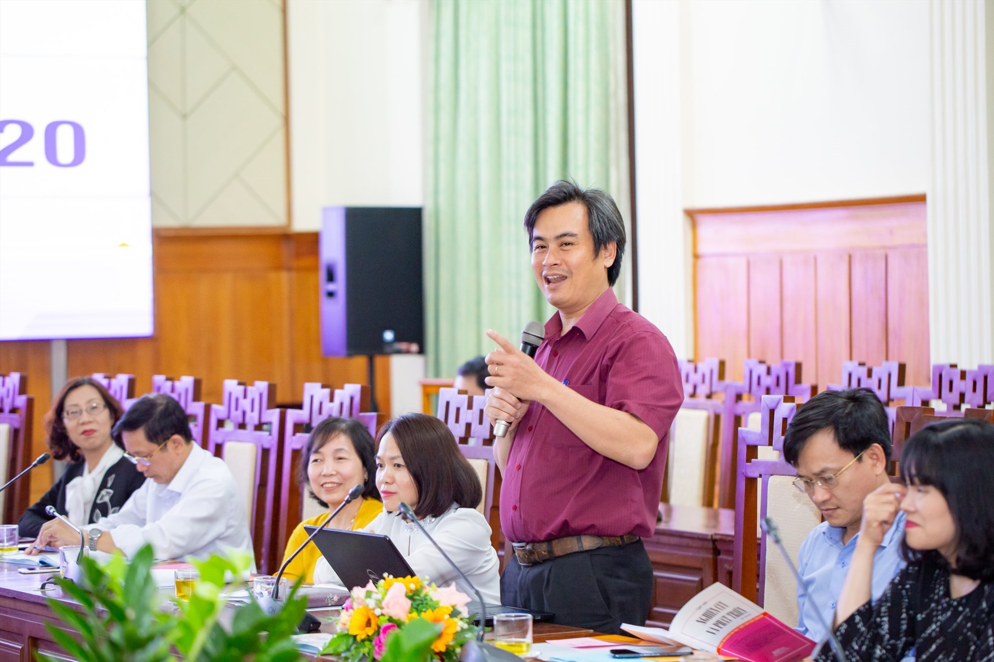 TS Trần Đình Hằng phát biểu tại một buổi hội thảo. Ảnh: Nhân vật cung cấp.