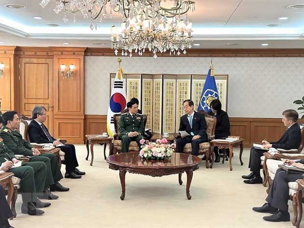 Bộ trưởng Phan Văn Giang mong muốn chính phủ và các cơ quan liên quan của Hàn Quốc quan tâm hỗ trợ Việt Nam khắc phục hậu quả sau chiến tranh. Ảnh: TTXVN