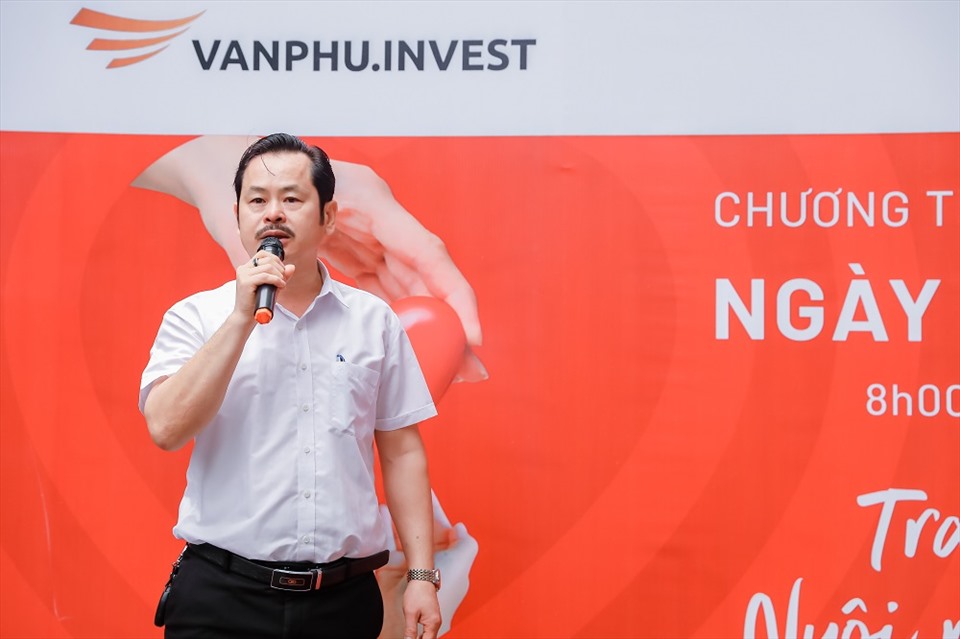Ông Nguyễn Huy Hoàng – Chủ tịch Công đoàn Văn Phú - Invest phát biểu.
