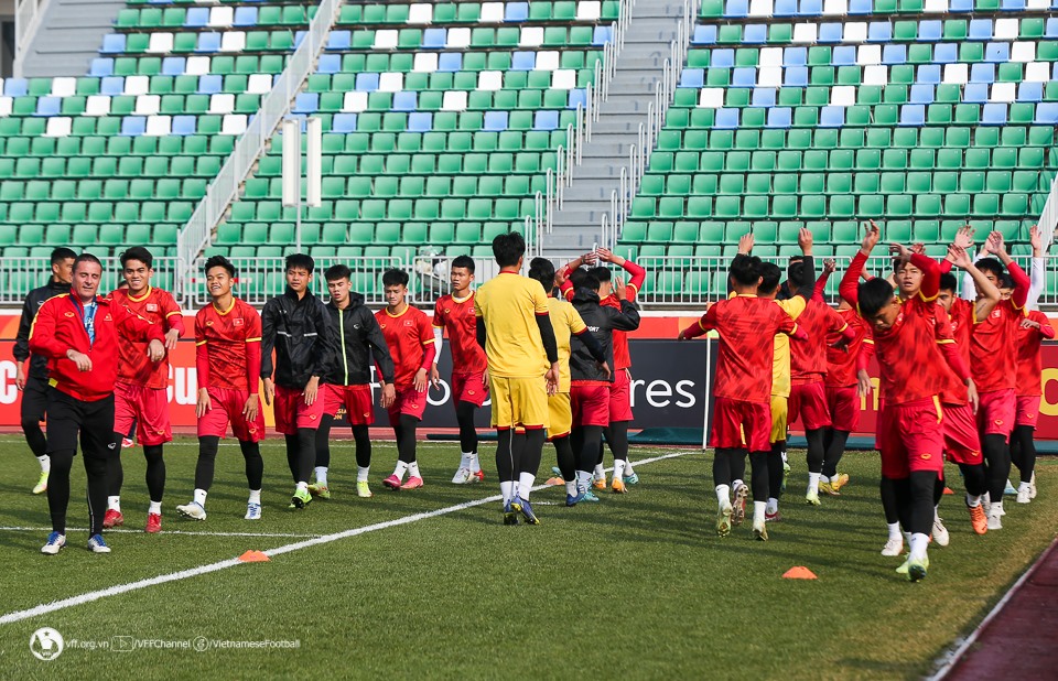 U20 Việt Nam có đầy đủ lực lượng và sẵn sàng cho trận đấu cực kì quan trọng với U20 Qatar. Ảnh: VFF