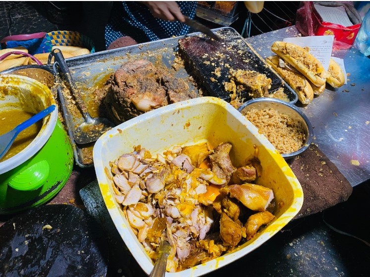 Pate siêu ngon là nguyên liệu giúp món bánh mì ở Nam Định vô cùng nổi tiếng.