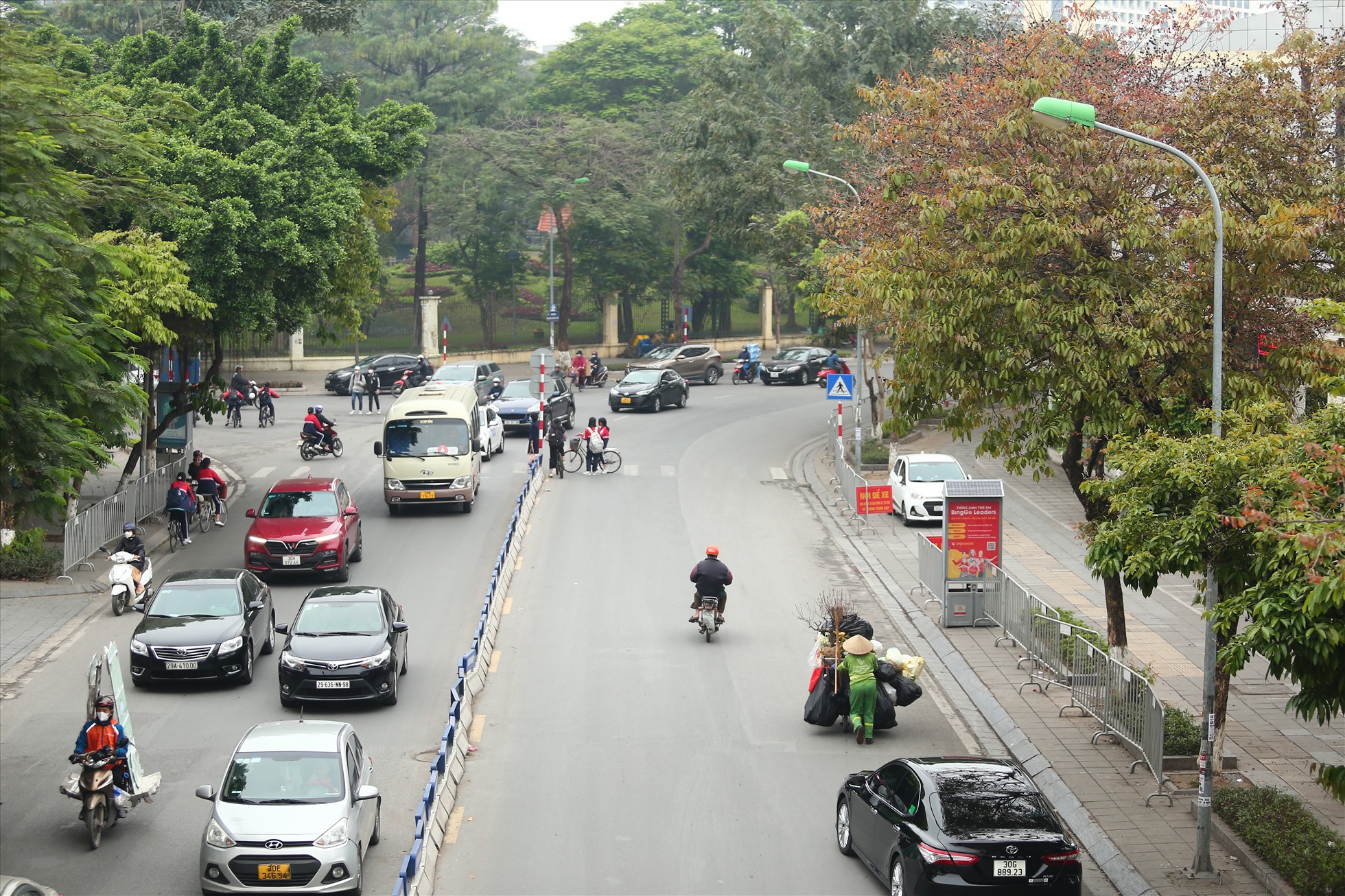 Tình trạng lấn chiếm vỉa hè hầu như đã hết trên phố Nguyễn Khánh Toàn. Ảnh: Vĩnh Hoàng
