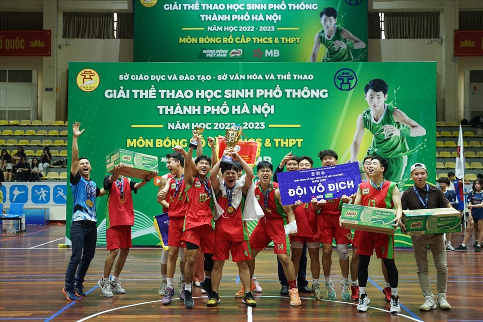 Đội nam Vinschool Harmony vô địch giải bóng rổ học sinh Hà Nội 2023 cấp THPT. Ảnh: Liên đoàn bóng rổ Hà Nội