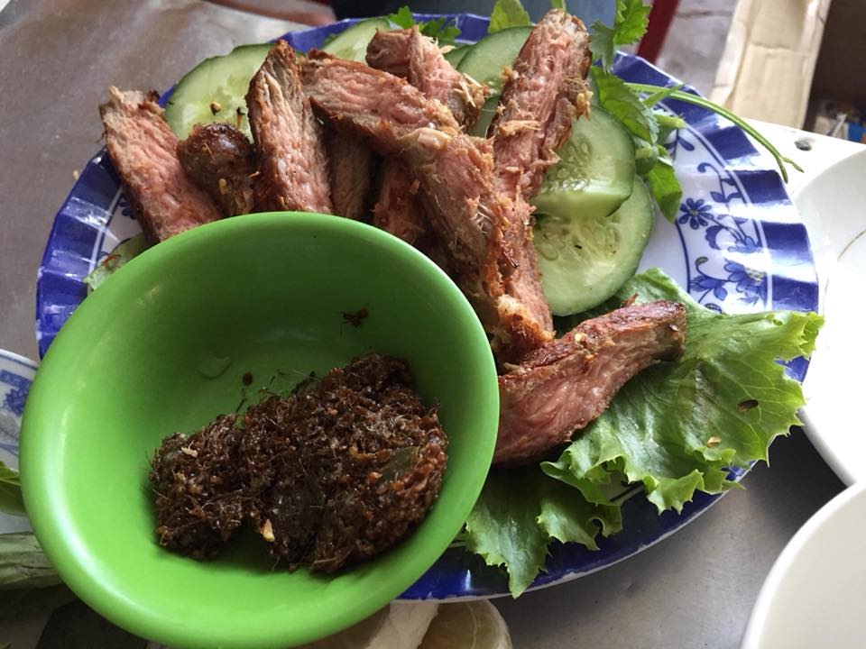 Thưởng thức bò một nắng Phú Yên để thấy được sự khác biệt. Ảnh: Đặc sản Phú Yên Tư Dương