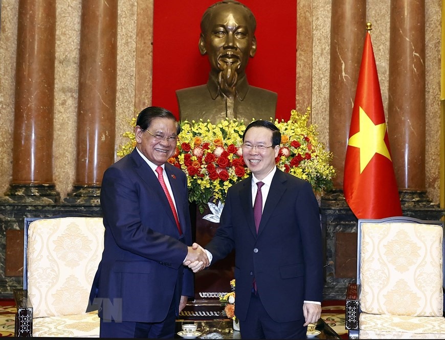 Phó Thủ tướng, Bộ trưởng Nội vụ Campuchia Samdech Krolahom Sar Kheng thăm Việt Nam, là vị khách quốc tế đầu tiên Chủ tịch nước Võ Văn Thưởng tiếp trên cương vị mới. Ảnh: TTXVN