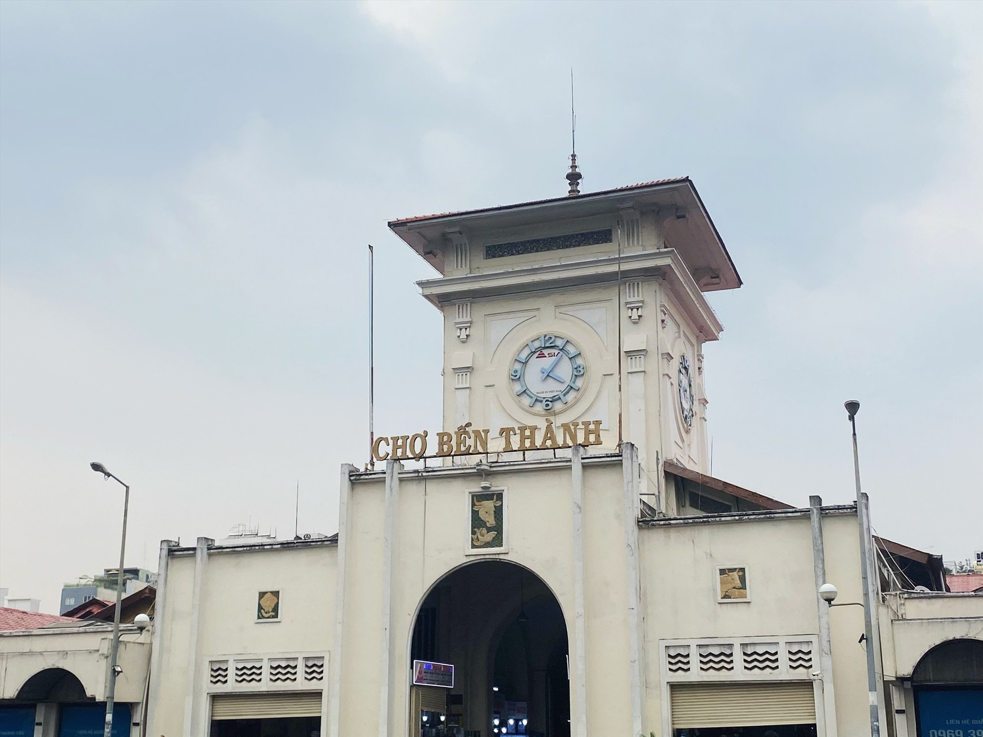 Chợ Bến Thành - một trong những biểu tượng của thành phố. Ảnh: Cát Tiên