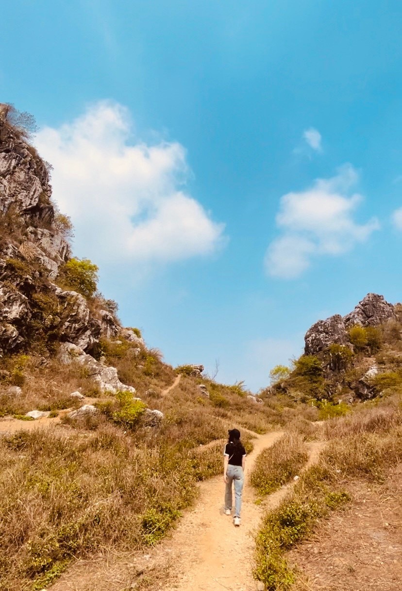 Khung cảnh ở núi Trầm.