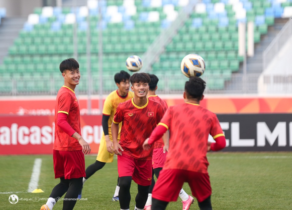 U20 Việt Nam tự tin và thoải mái trước trận đấu quyết định tấm vé đi tiếp với U20 Iran. Ảnh: VFF