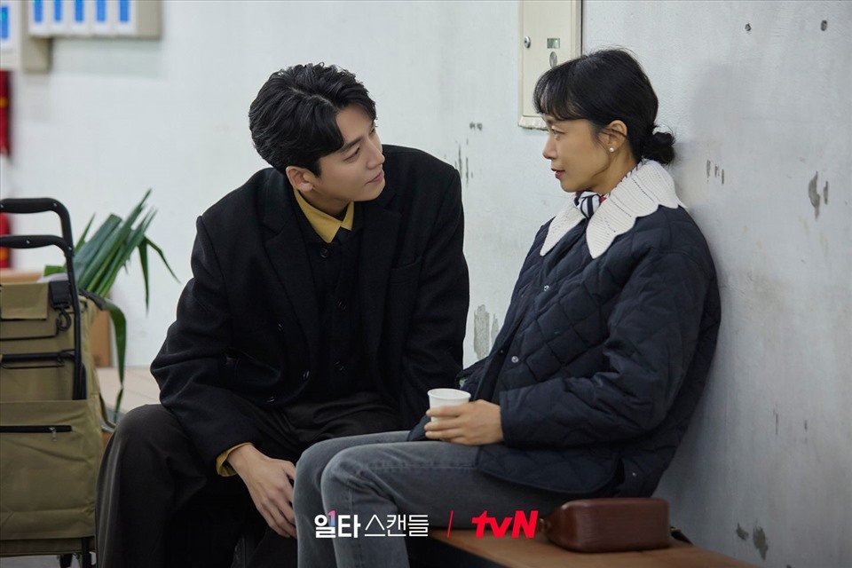 Jung Kyung Ho và Jeon Do Yeon trong Khóa học tình yêu cấp tốc. Ảnh: Nhà sản xuất