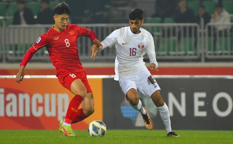U20 Việt Nam làm mọi cách để mang về một kết quả thuận lợi trước U20 Iran. Ảnh: VFF
