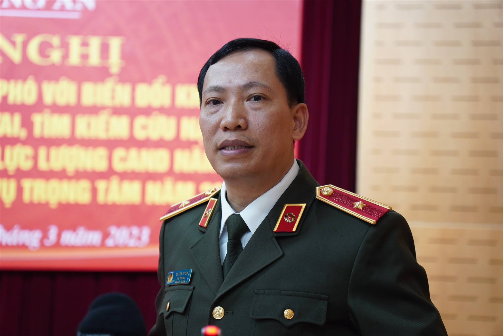 Thiếu tướng Nguyễn Văn Tuyến phát biểu tại Hội nghị. Ảnh: Hữu Chánh