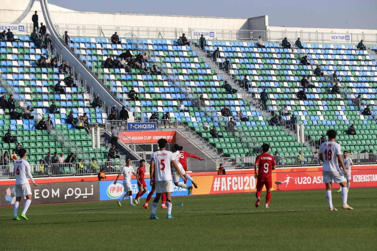 U20 Iran tận dụng tốt các tình huống bóng bổng. Ảnh: VFF