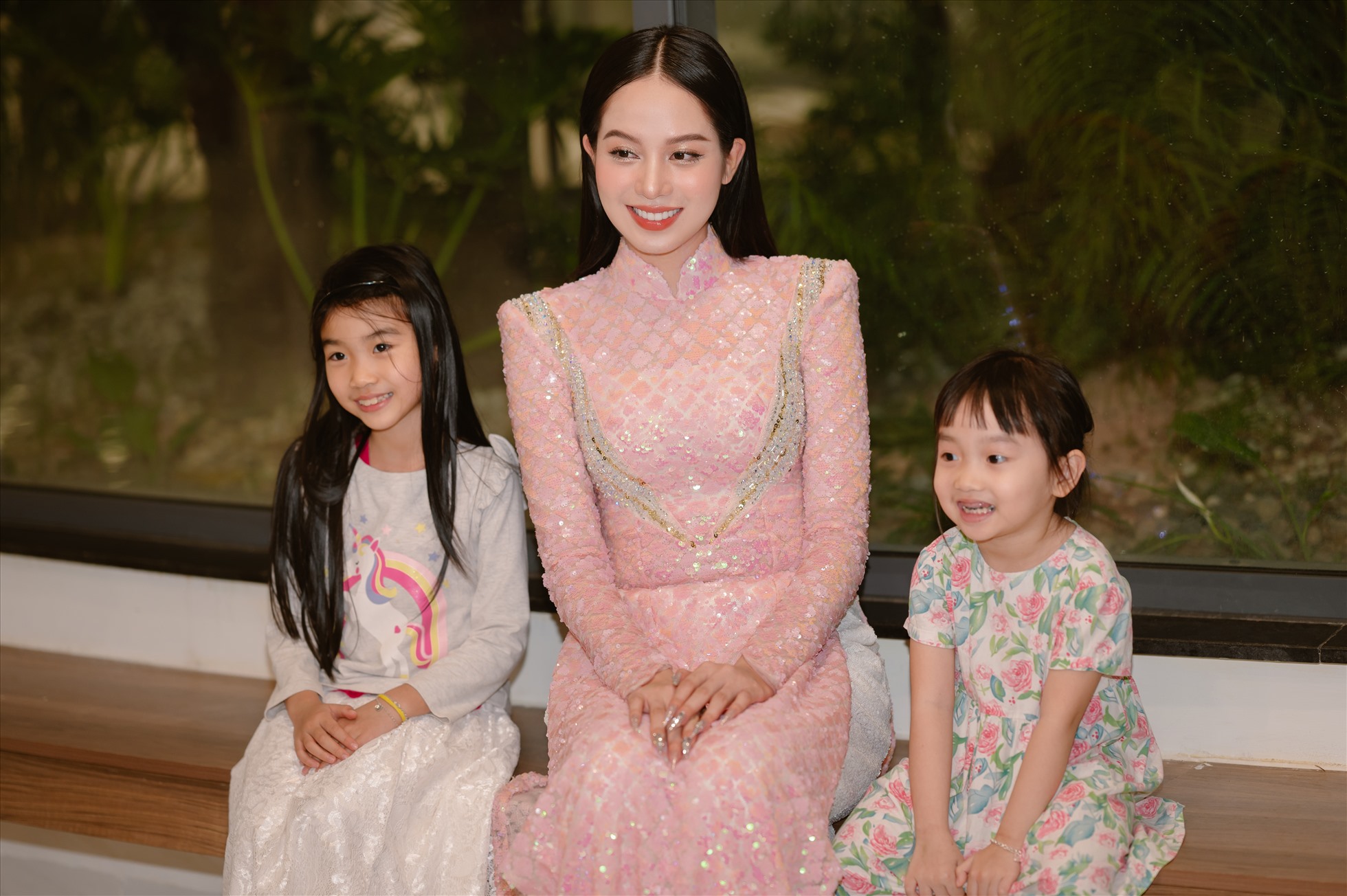 Sự xuất hiện của Thanh Thủy trong phần 2 của chương trình với chủ đề “Áo dài - Bản sắc văn hóa Việt” đã thể hiện một màn kết ấn tượng trong màn trình diễn áo dài tại lễ trao giải thưởng Chi hội Phụ nữ tiêu biểu năm 2022.