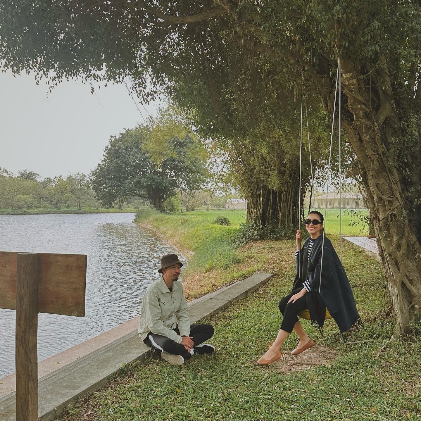 Khoảnh khắc đời thường của Hà Tăng và Đen Vâu. Ảnh: Instagram nhân vật