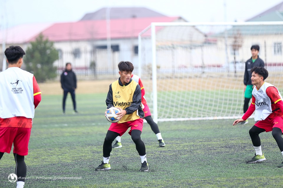 14-15 cầu thủ U20 Việt Nam có mặt trong danh sách sơ bộ của huấn luyện viên Troussier chuẩn bị cho SEA Games 32. Ảnh: VFF