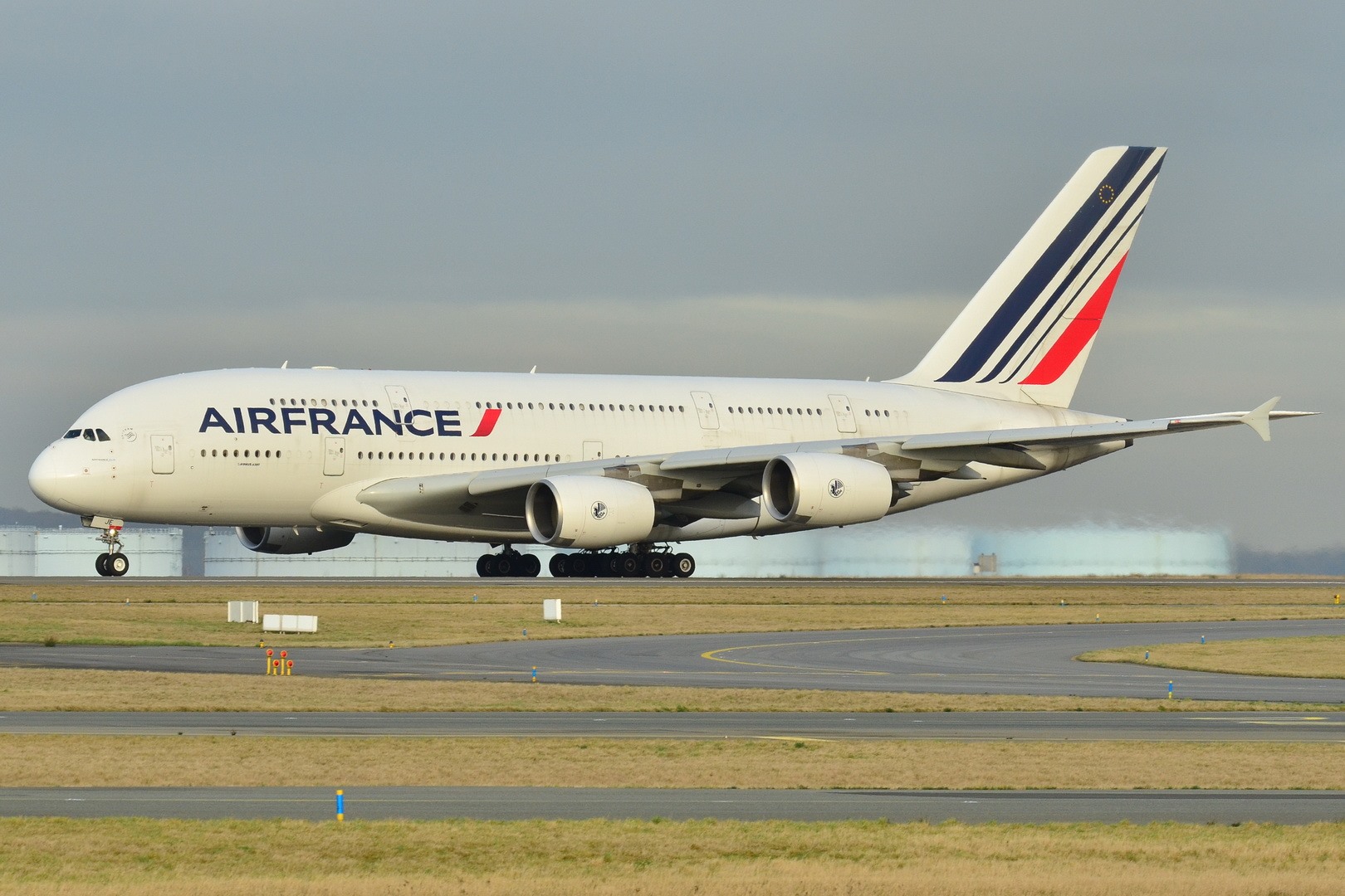 Pháp dự kiến cấm các chuyến bay ngắn trên một số tuyến nội địa. Ảnh: Wiki