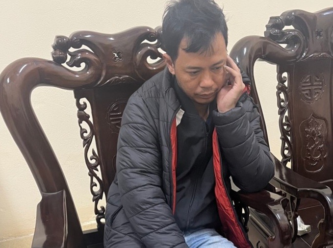 Đối tượng Nguyễn Văn Đông bị bắt sau khi vở kịch bắt cóc, tống tiền bị lột tẩy. Ảnh: Bá Dương