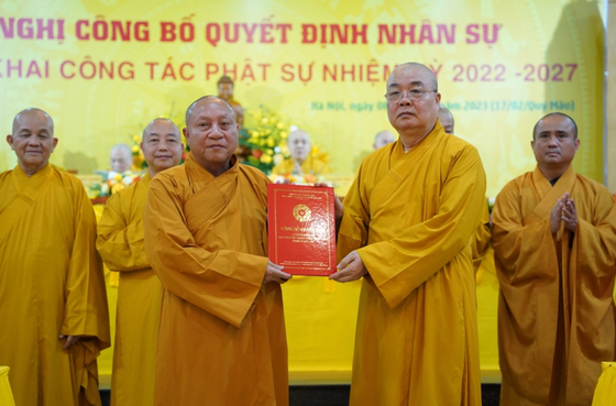 Hòa Thượng Thích  Gia Quang, Phó Chủ tịch Hội đồng Trị sự Giáo hội Phật giáo Việt Nam nhận quyết định làm Trưởng ban Thông tin Truyền thông nhiệm kỳ 2022- 2027