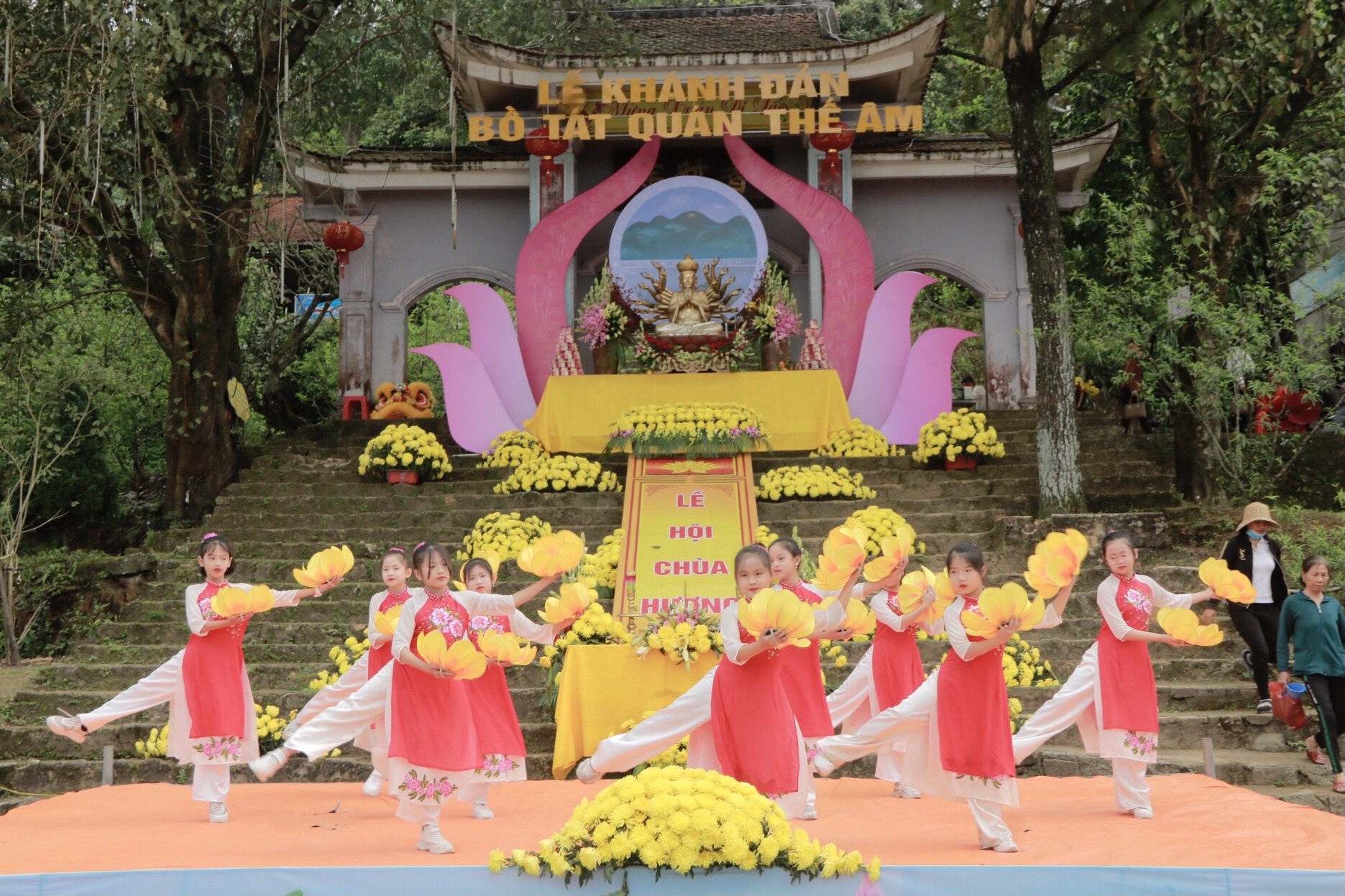 Lễ khánh đản được tổ chức vào ngày 18.2 âm lịch hàng năm tại chùa Hương Tích. Ảnh: Hải Đăng