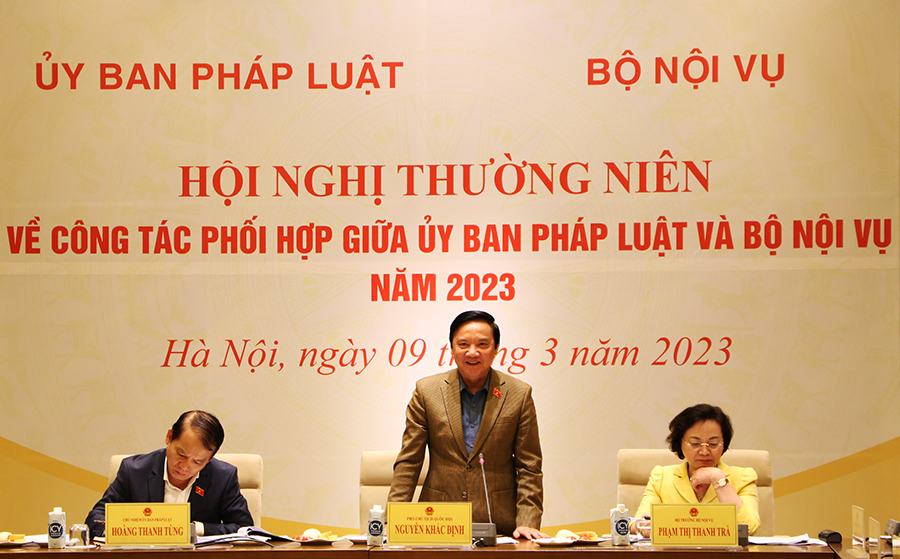 Phó Chủ tịch Quốc hội Nguyễn Khắc Định phát biểu chỉ đạo tại Hội nghị. Ảnh: Bộ Nội vụ