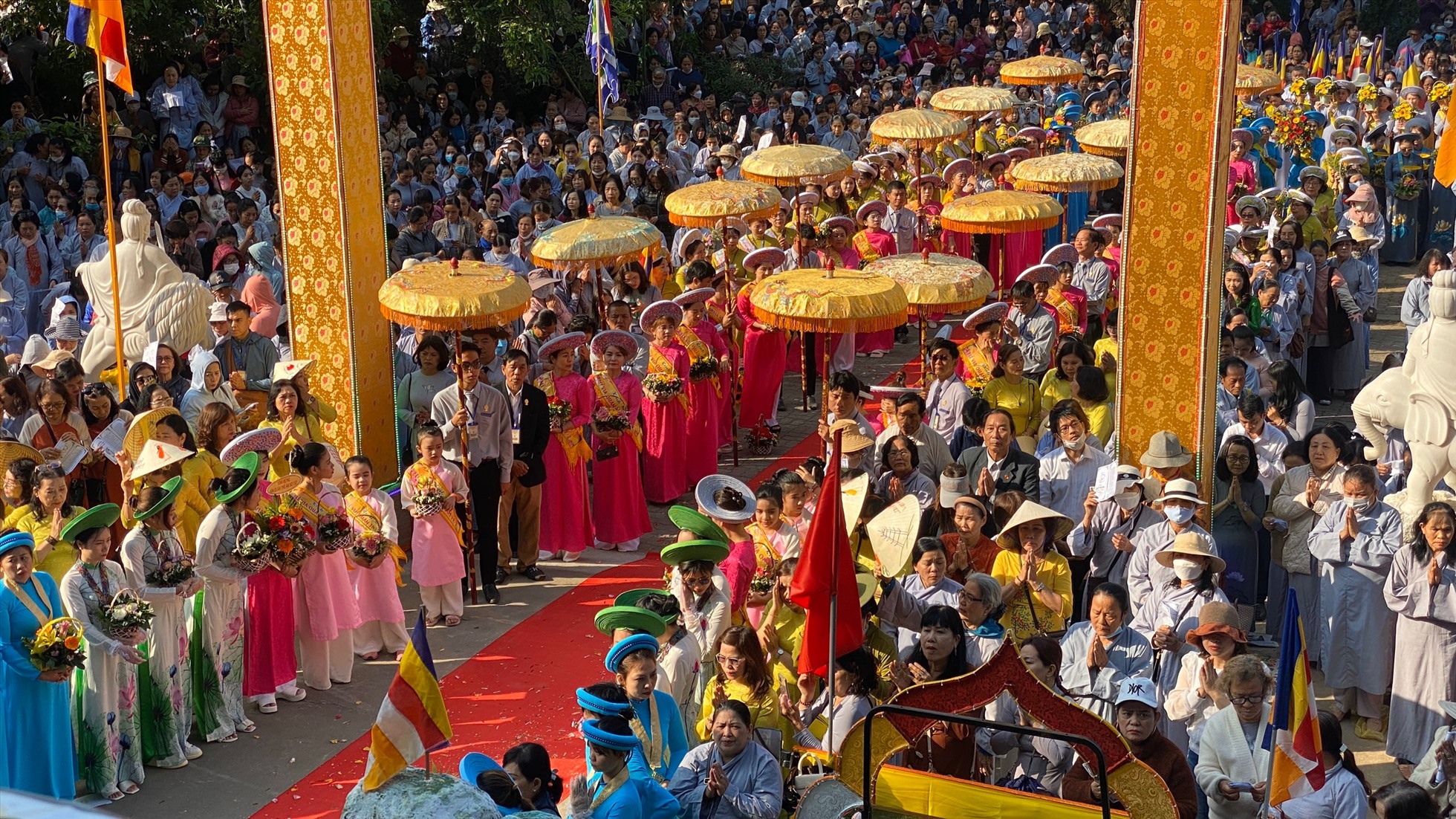 Lễ hội Quán Thế Âm Ngũ Hành Sơn diễn ra vào sáng ngày 10.3. Ảnh: Mai Hương